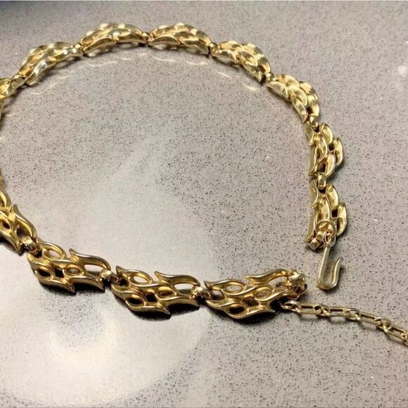 RARE VINTAGE SIGNED CROWN TRIFARI GOLDTONE 16 3/4" NECKLACE EXCELLENT CONDITION - Picture 6 of 16